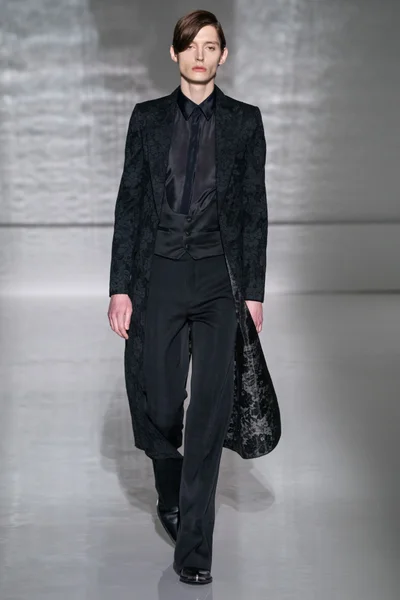 Look 8